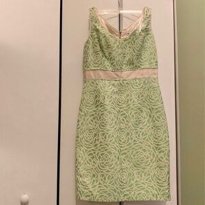 Maggy London Green rose pattern dress sleeveless fitted v-neck wedding party